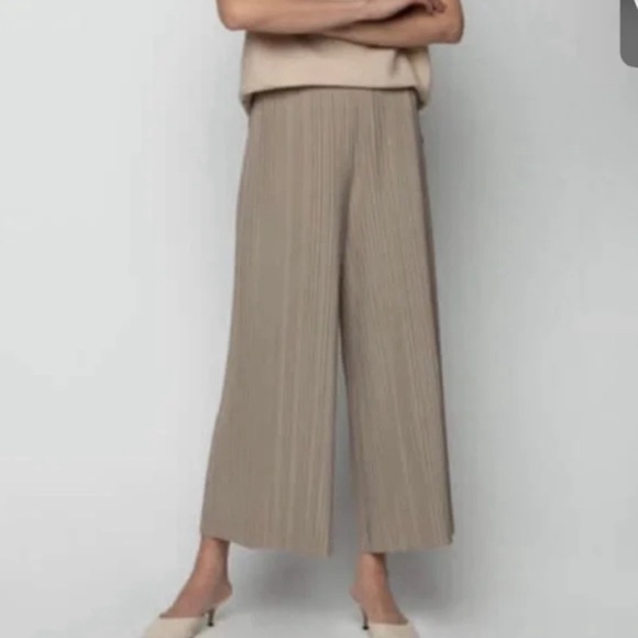 Oak+Fort Wide Leg Pleated Pants / Crops - Picture 1 of 8